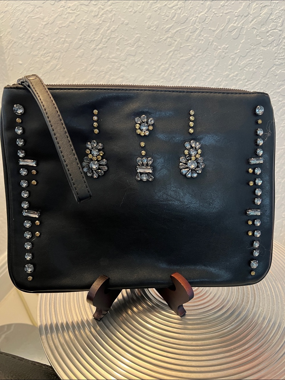 URBAN EXPRESSIONS VEGAN NWOT LARGE BLACK & RHINESTONE CLUTCH